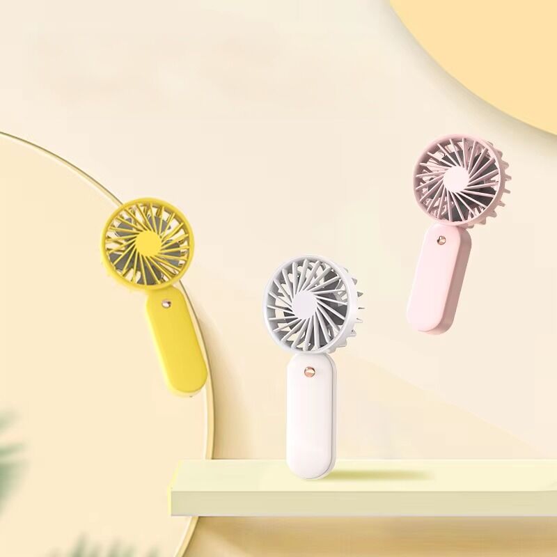 Batteria 1200mAh Mini Ventilatore portatile con funzione di umidificazione e design leggero per uso esterno